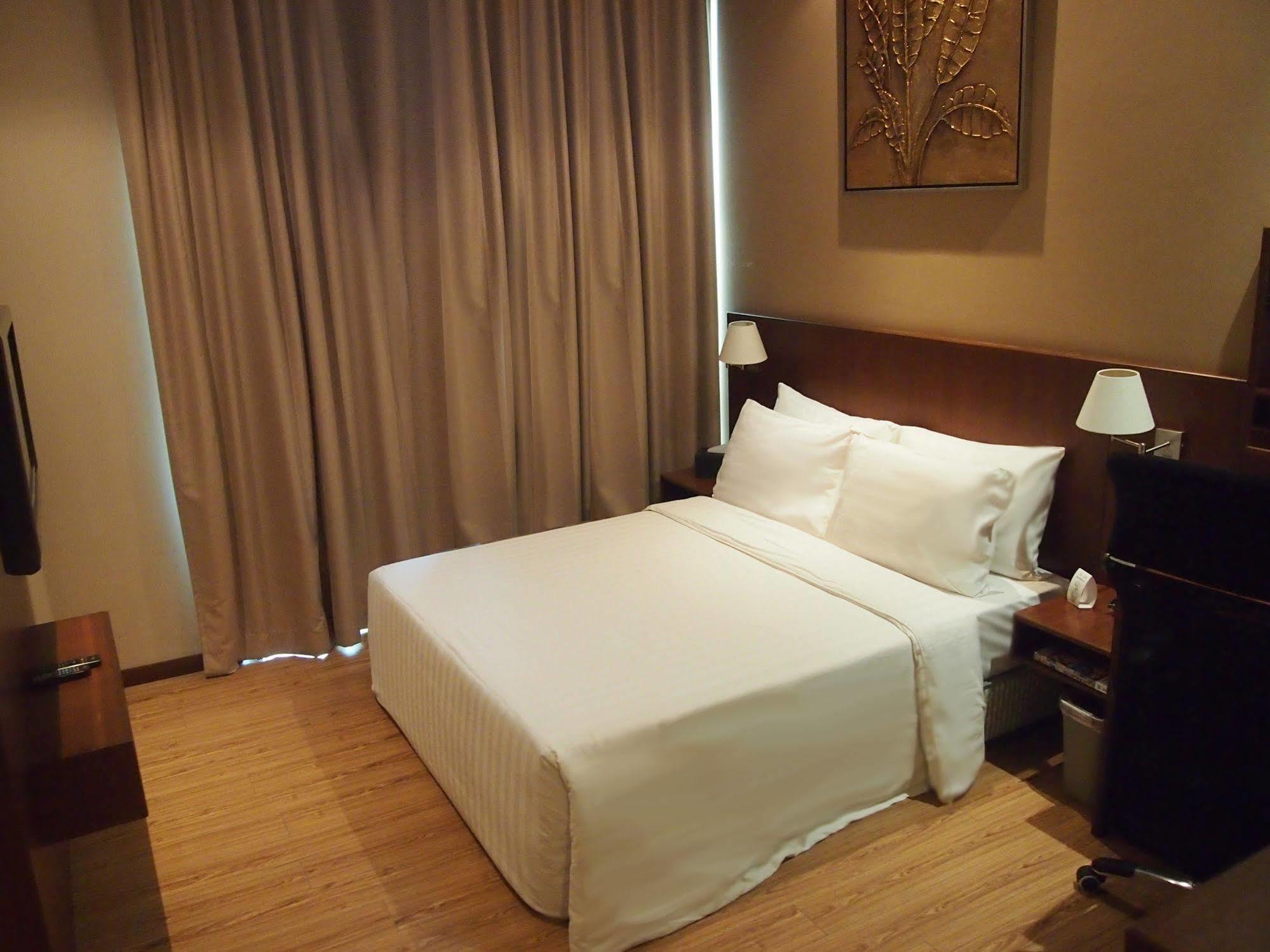 Swiss Hotel Apartment Kuala Belait Ngoại thất bức ảnh