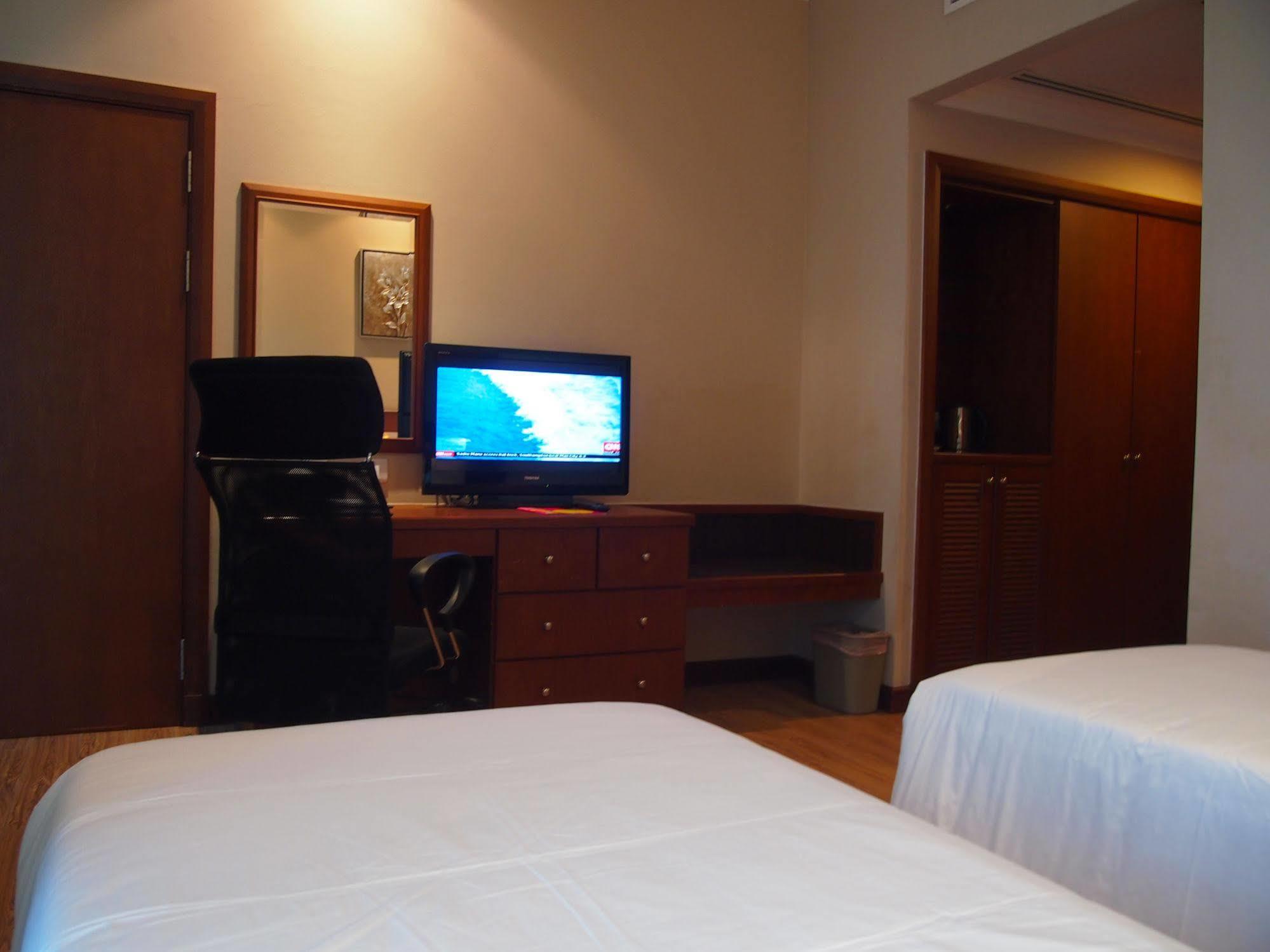 Swiss Hotel Apartment Kuala Belait Ngoại thất bức ảnh